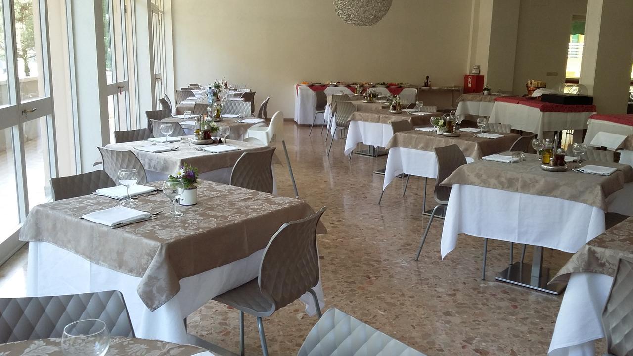 Hotel Condor Milano Marittima Exterior foto