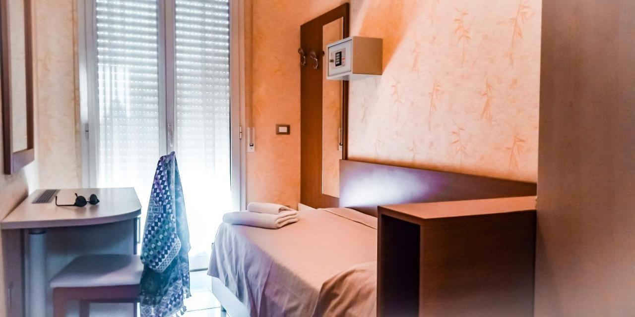 Hotel Condor Milano Marittima Exterior foto